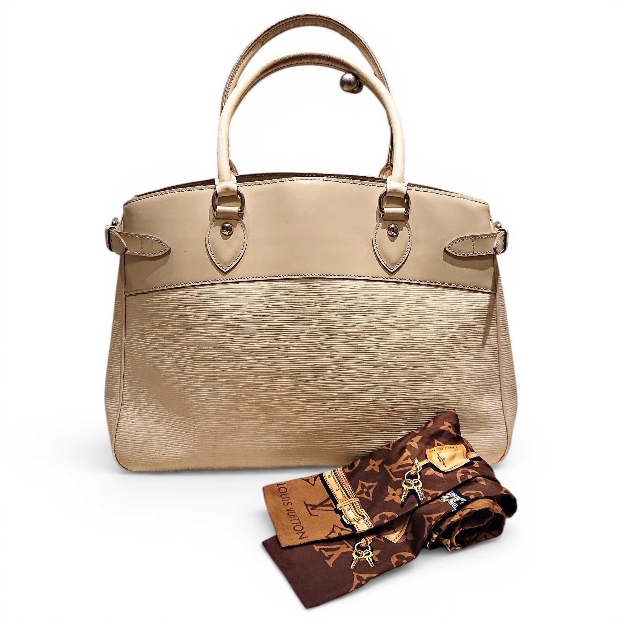 Louis Vuitton Passy leather handbag