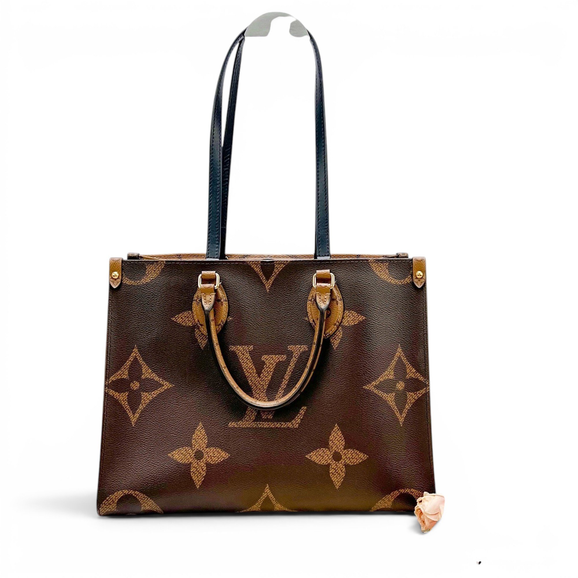 Onthego leather handbag
