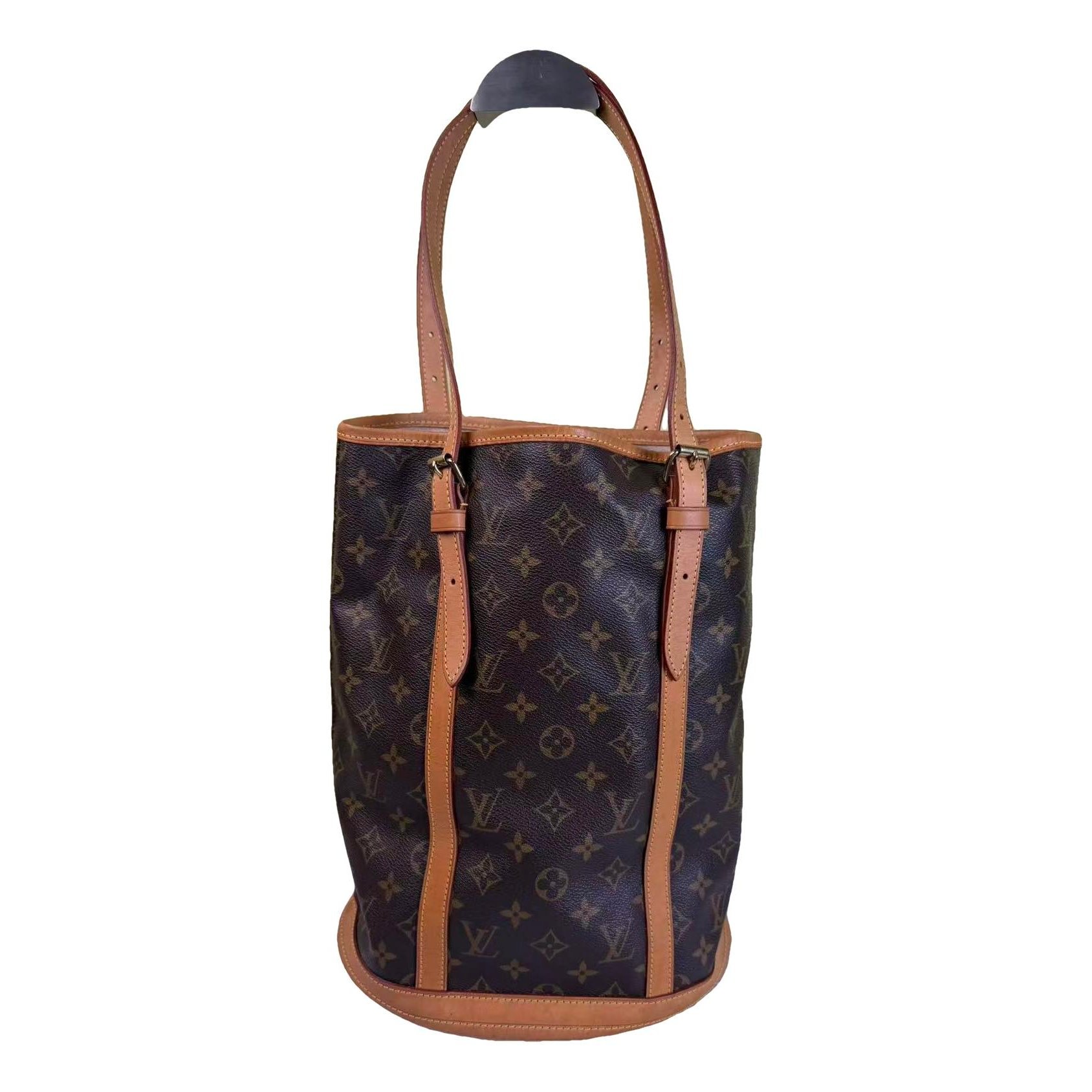 Bucket leather handbag