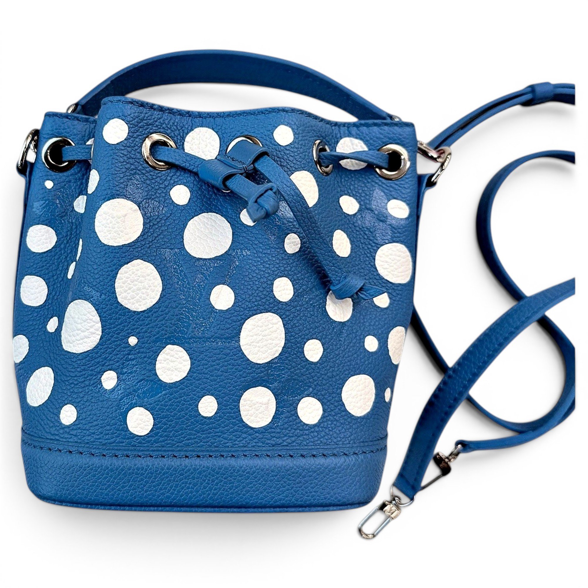 Nano Noé leather handbag