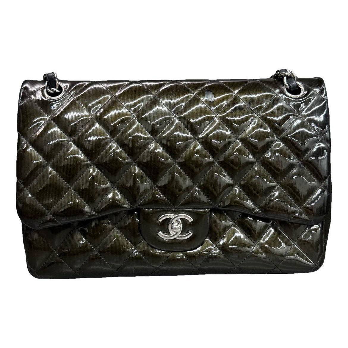 Timeless/Classique patent leather handbag