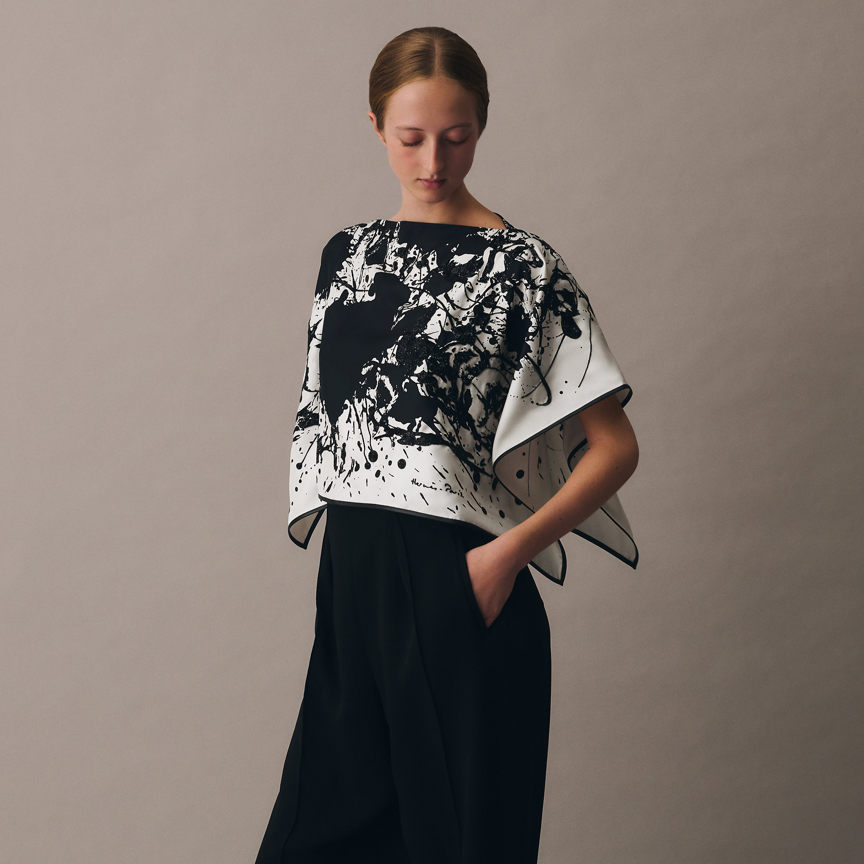 Cheval Surprise Exceptional embroidered dossard scarf