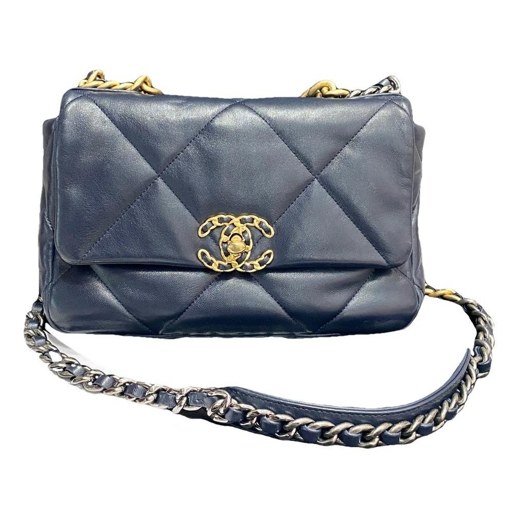 Chanel 19 leather handbag