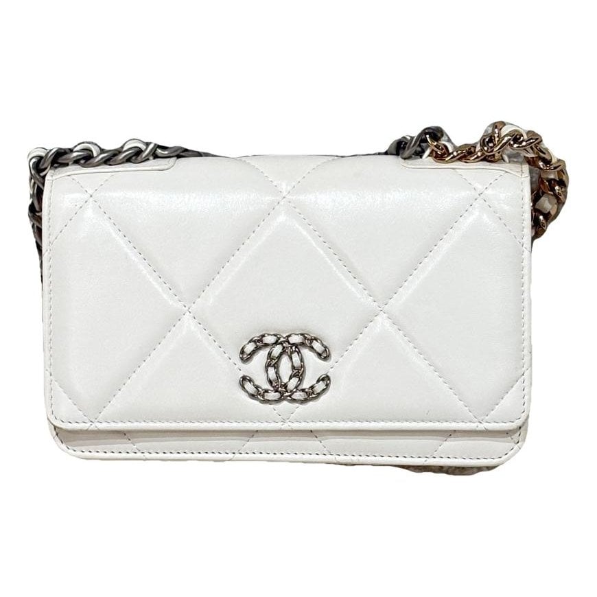 Wallet On Chain Chanel 19 leather handbag