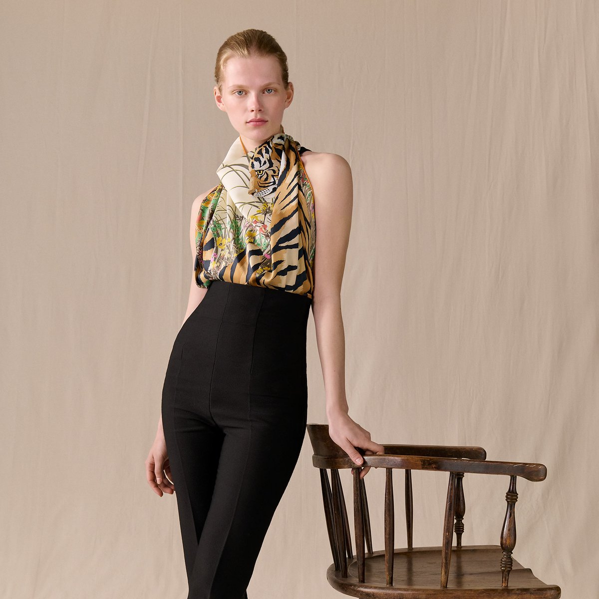 エルメス　カレ70 タイガータイガー Hermès カレ 70 《タイガー・タイガー》 ベージュ・ドレ/オランジュ