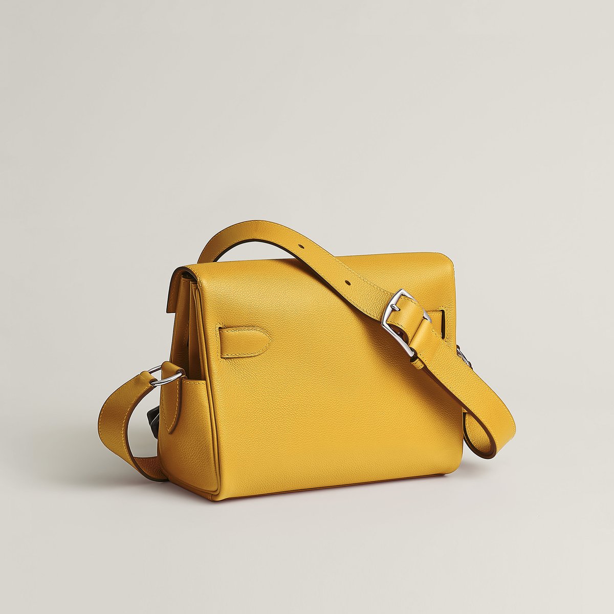 Kelly Messenger PM bag