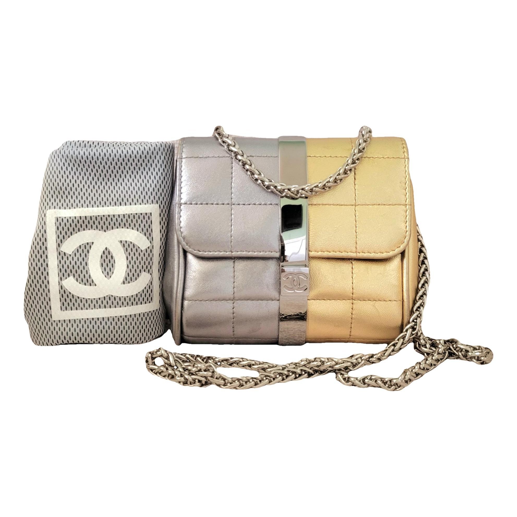 Chanel 19 leather crossbody bag