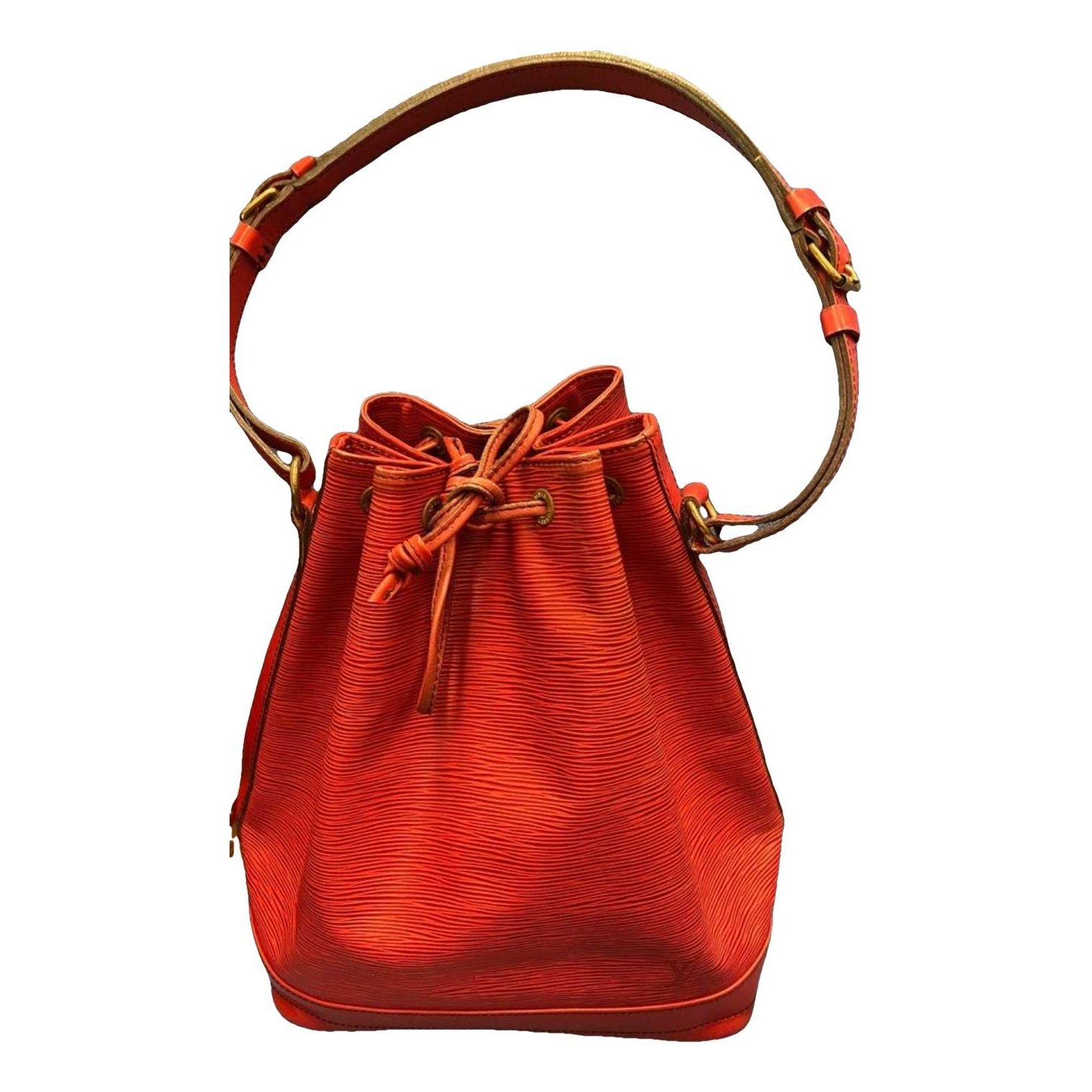 Bucket leather crossbody bag