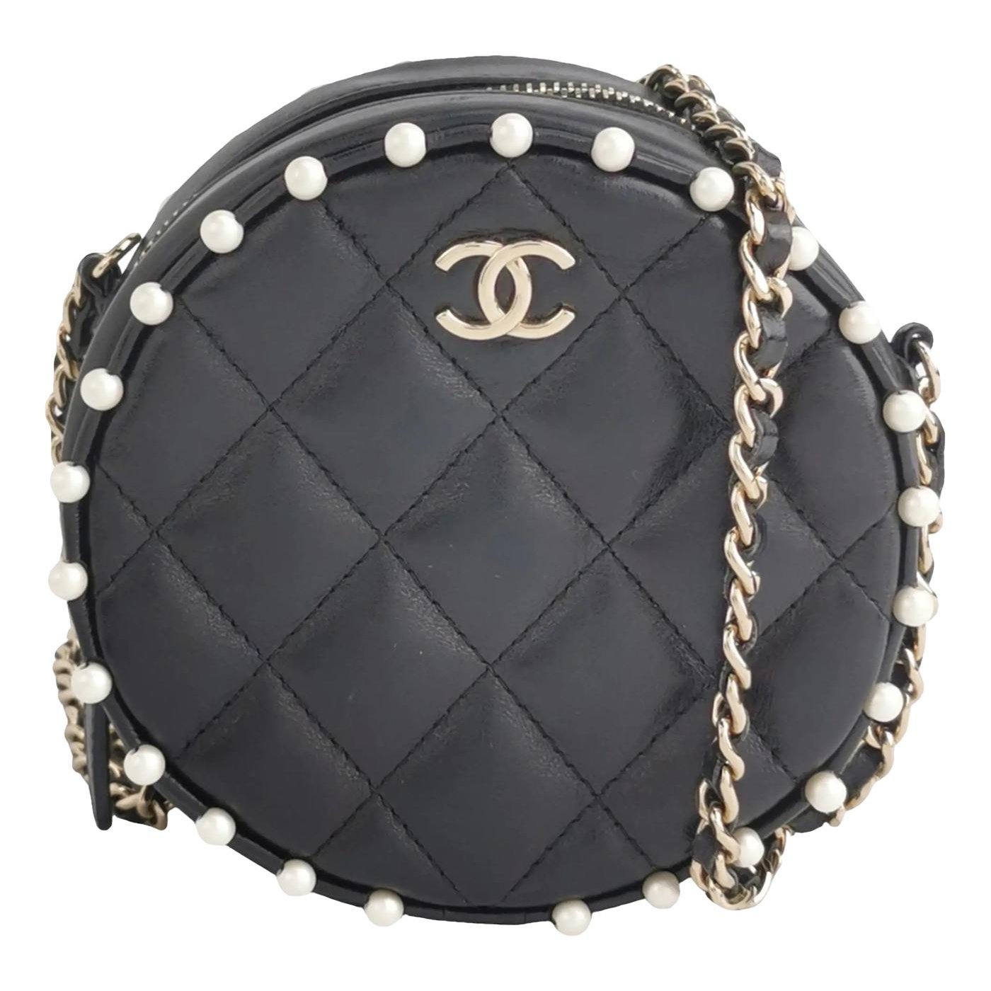 Chanel 19 leather crossbody bag