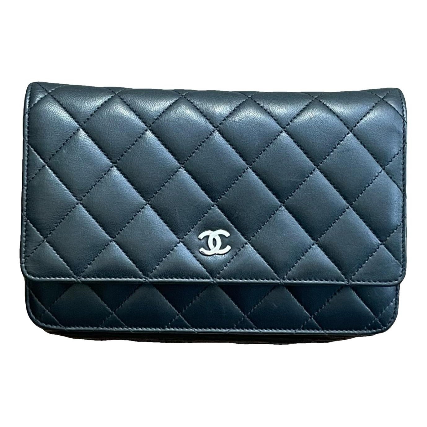Wallet On Chain leather crossbody bag