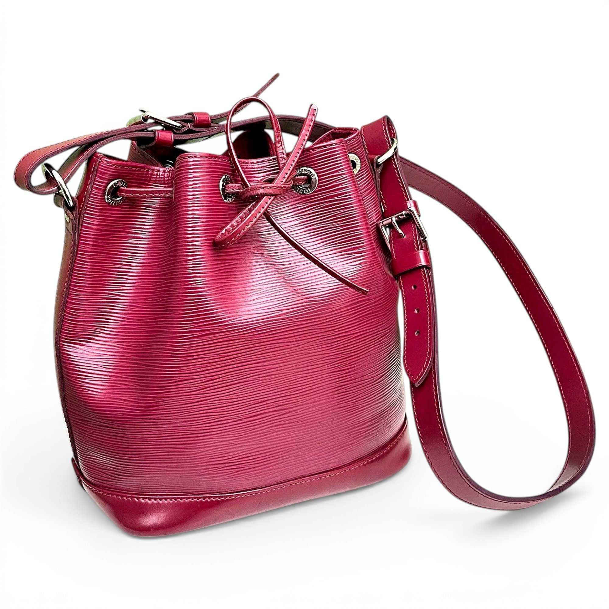 Noé leather handbag