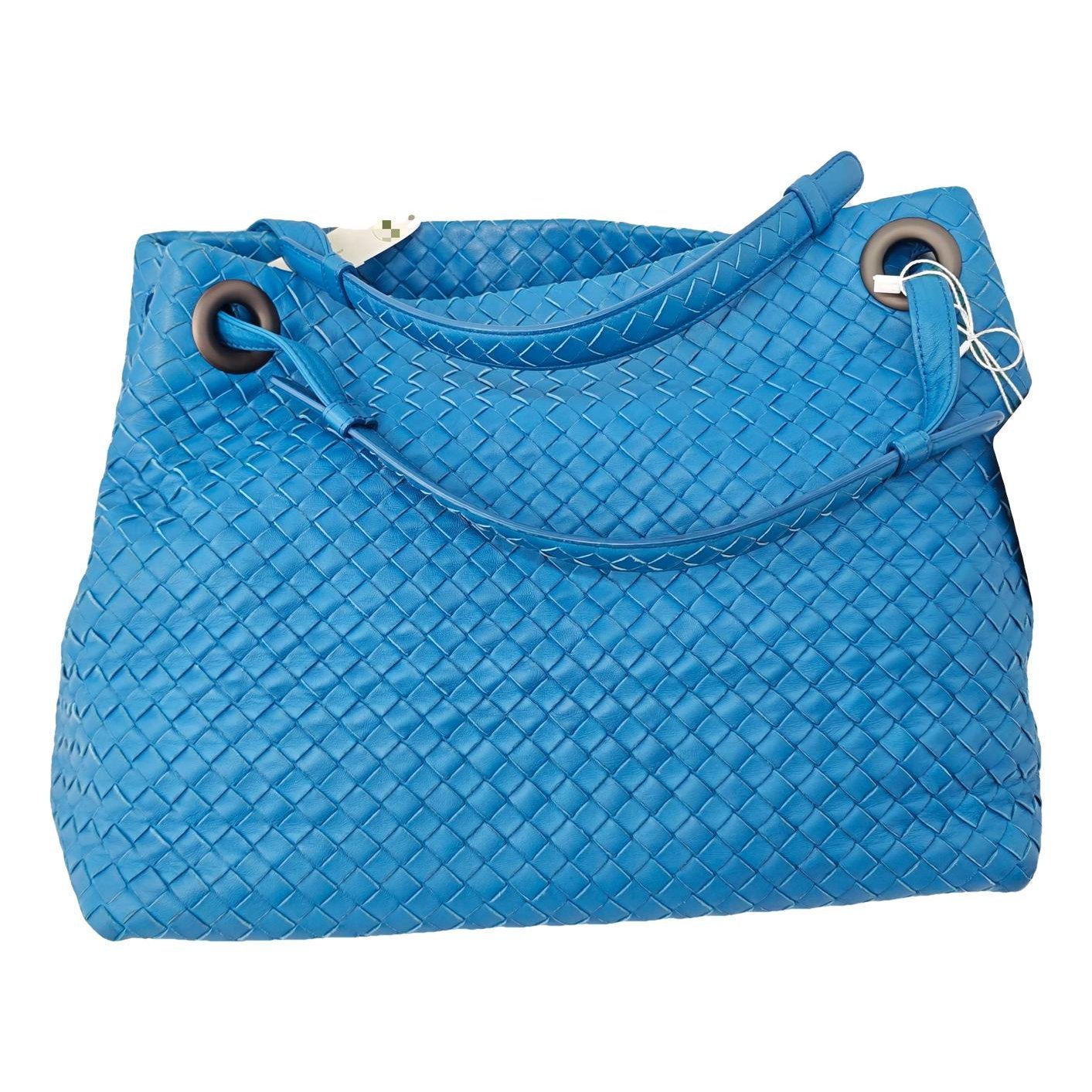 Veneta leather handbag