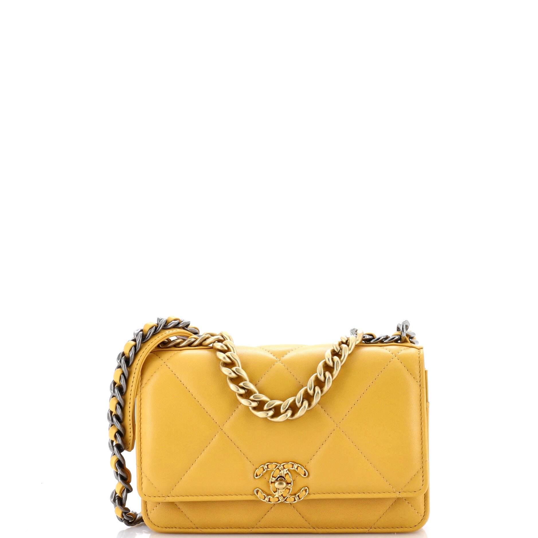19 Wallet on Chain Quilted Lambskin