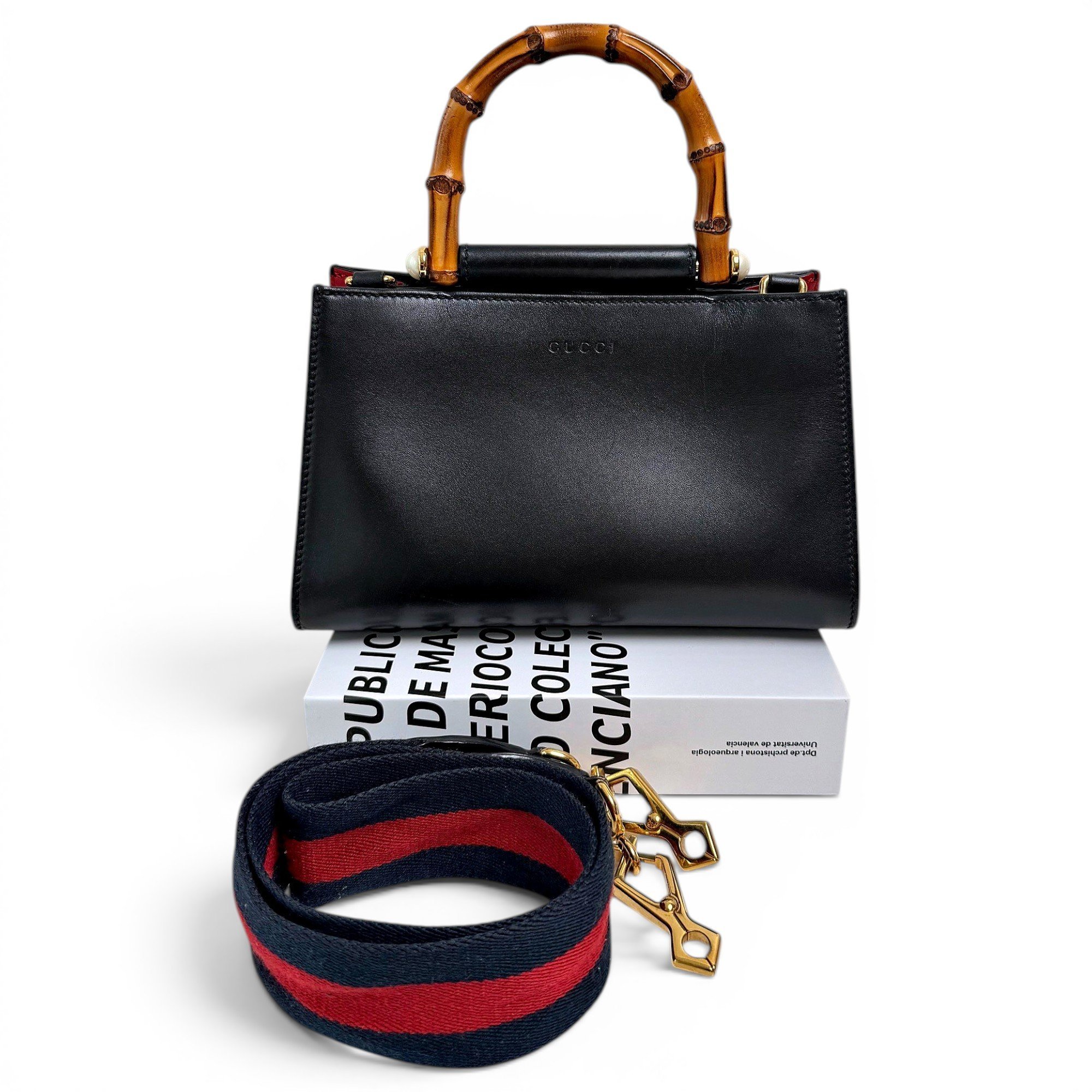 Nymphaea leather handbag