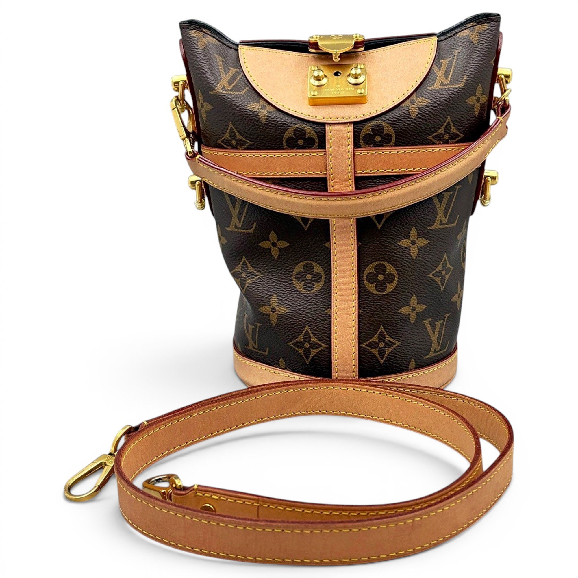 Duffle leather handbag