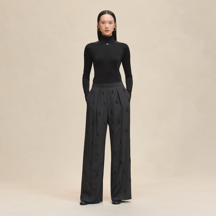 Noir Long-sleeve Sweater