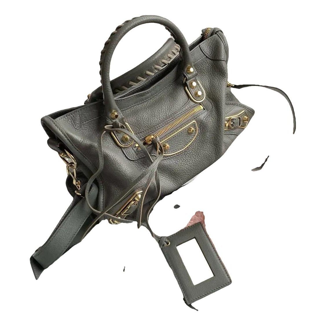 City leather crossbody bag