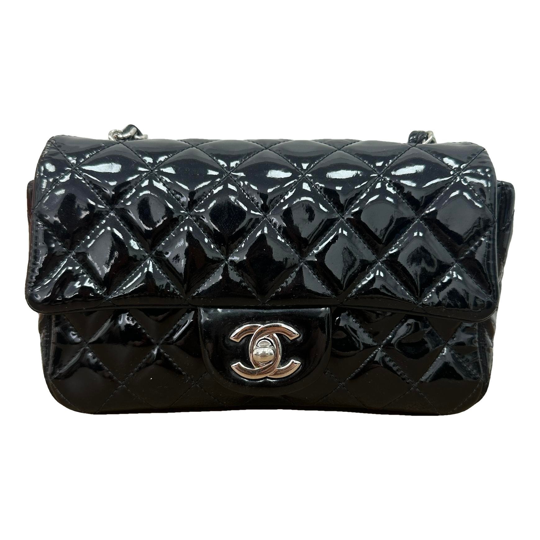 Timeless/Classique patent leather handbag