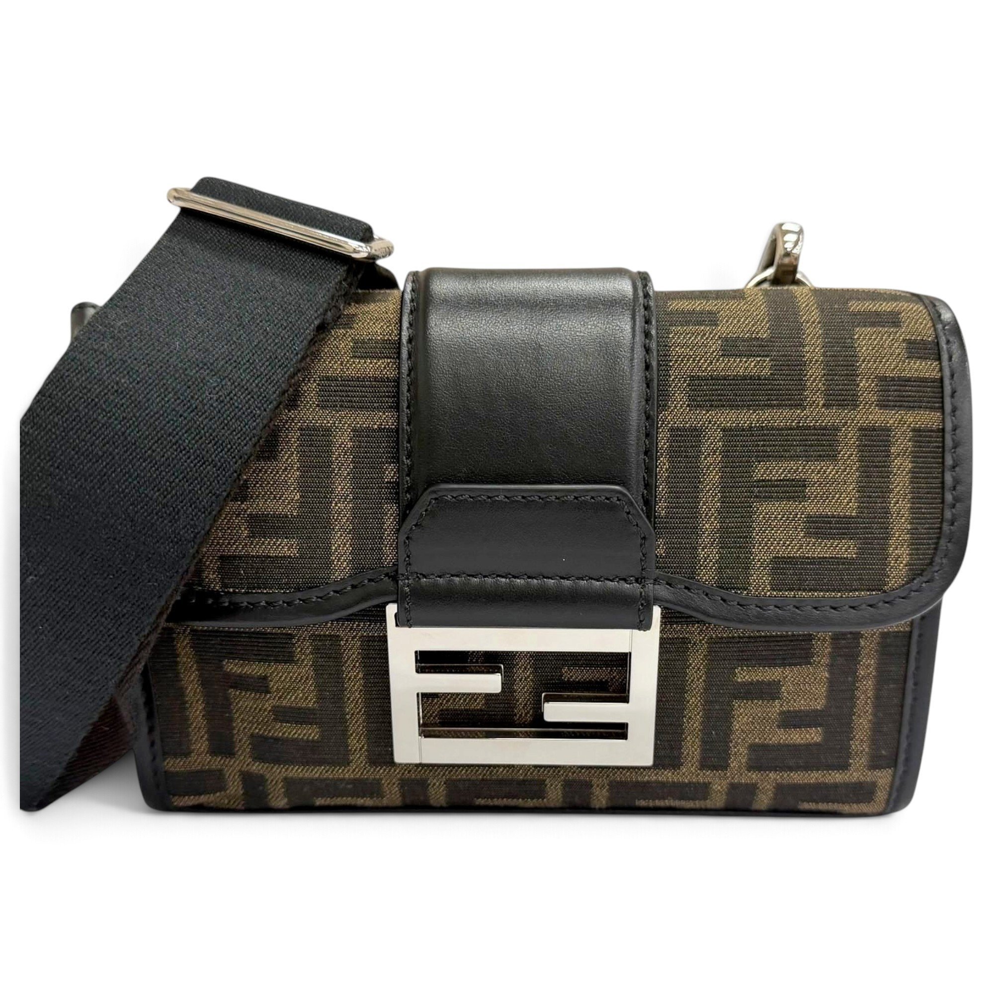 Baguette leather handbag
