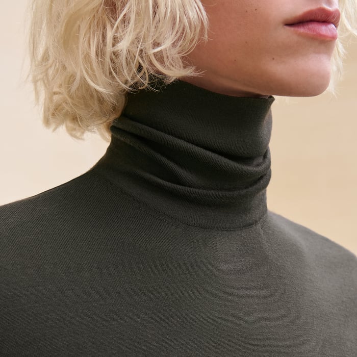 Kaki "Detail H" Turtleneck Sweater