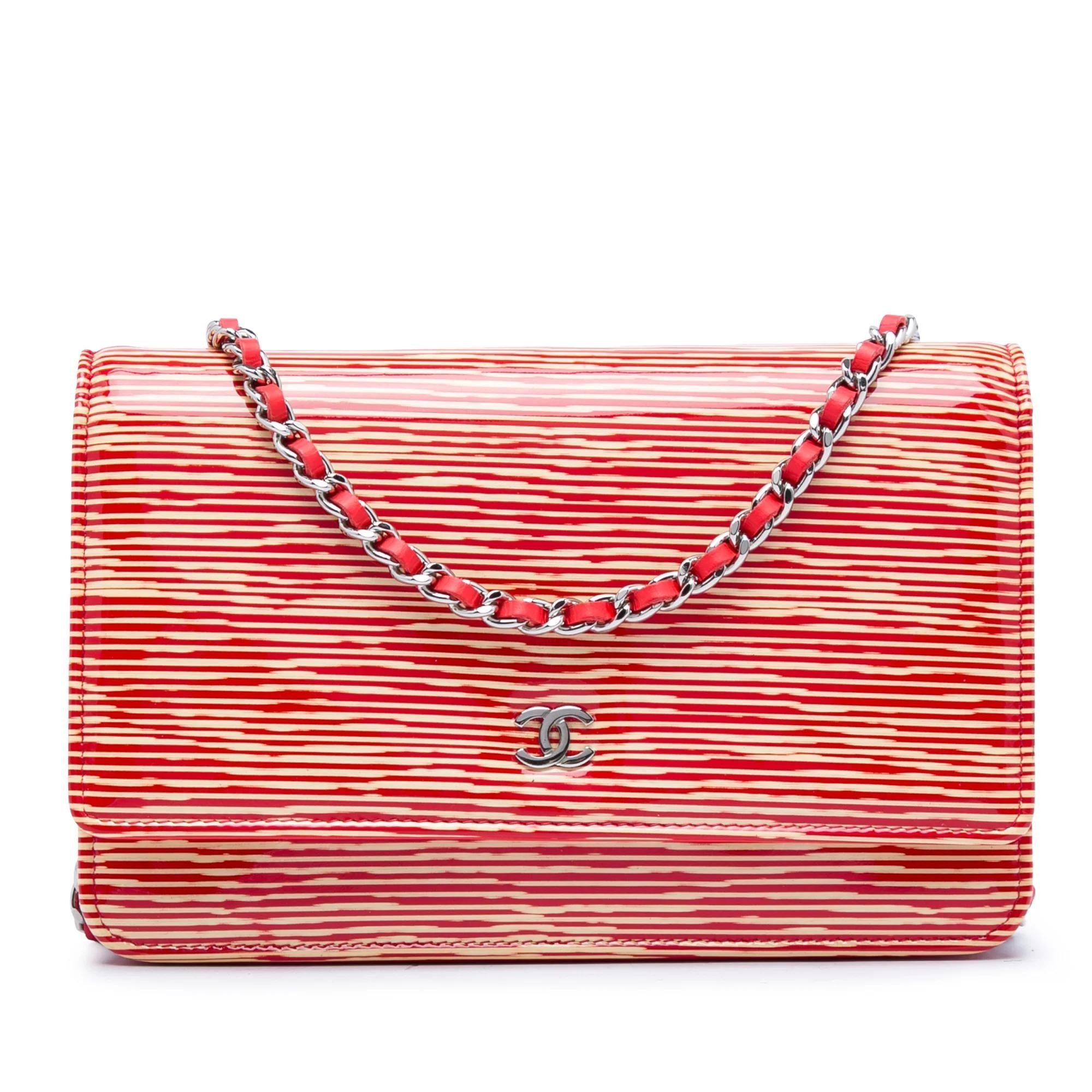 Wallet On Chain patent leather crossbody bag