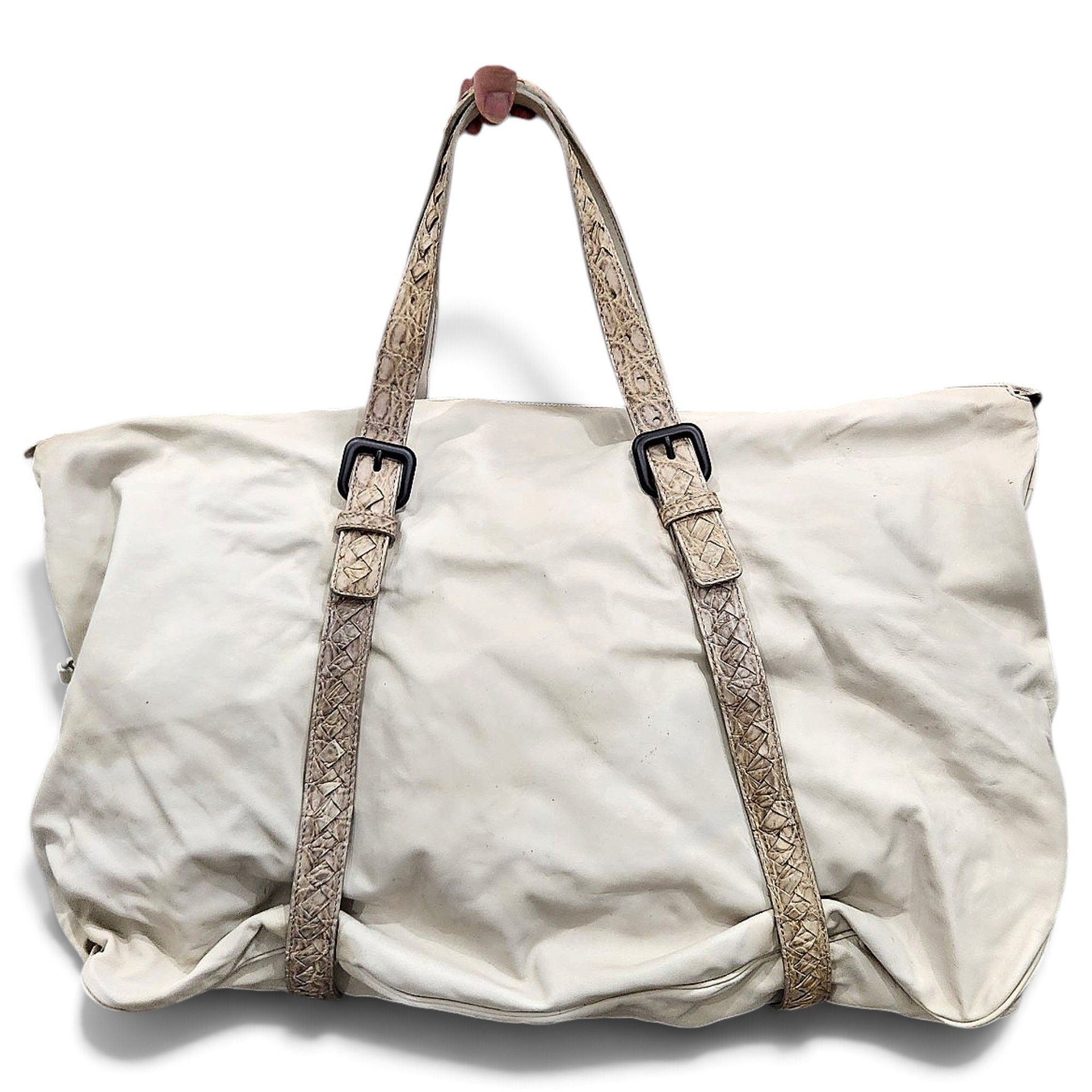 Leather travel bag