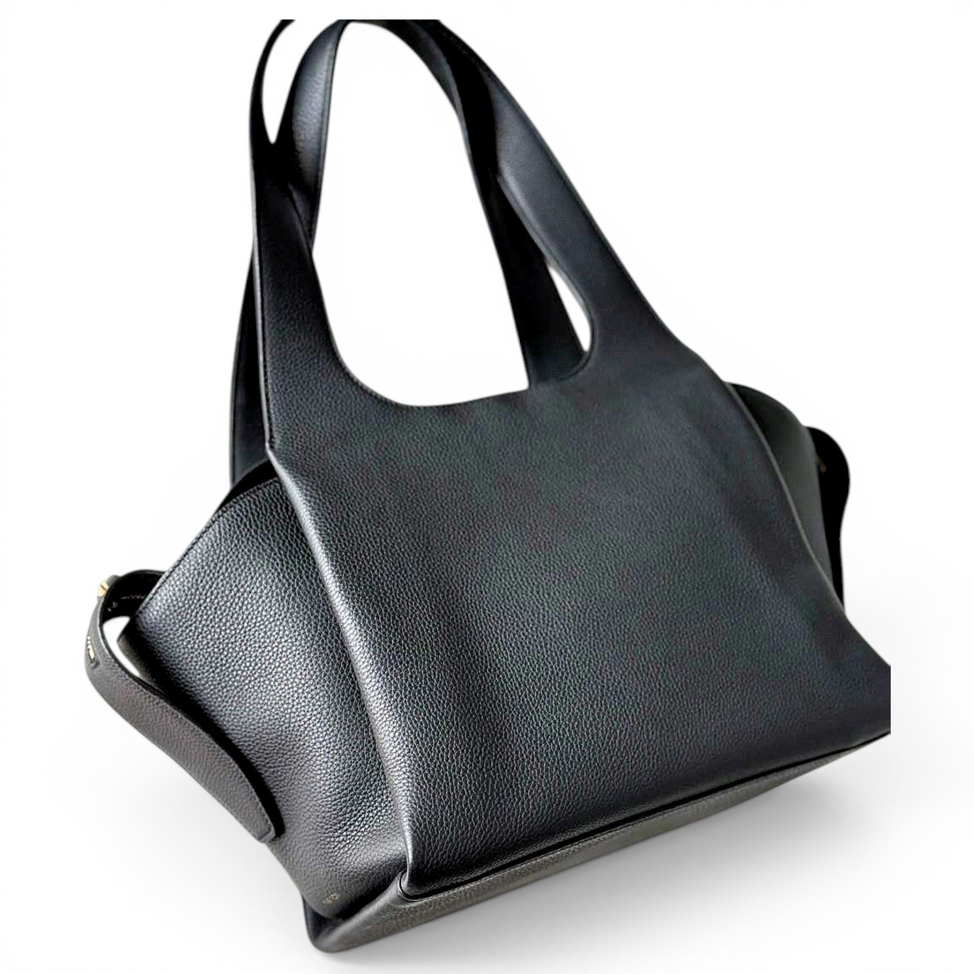 TR1 leather handbag