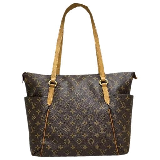 Totally leather handbag