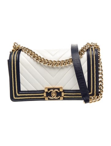 Chevron Medium Boy Flap Bag