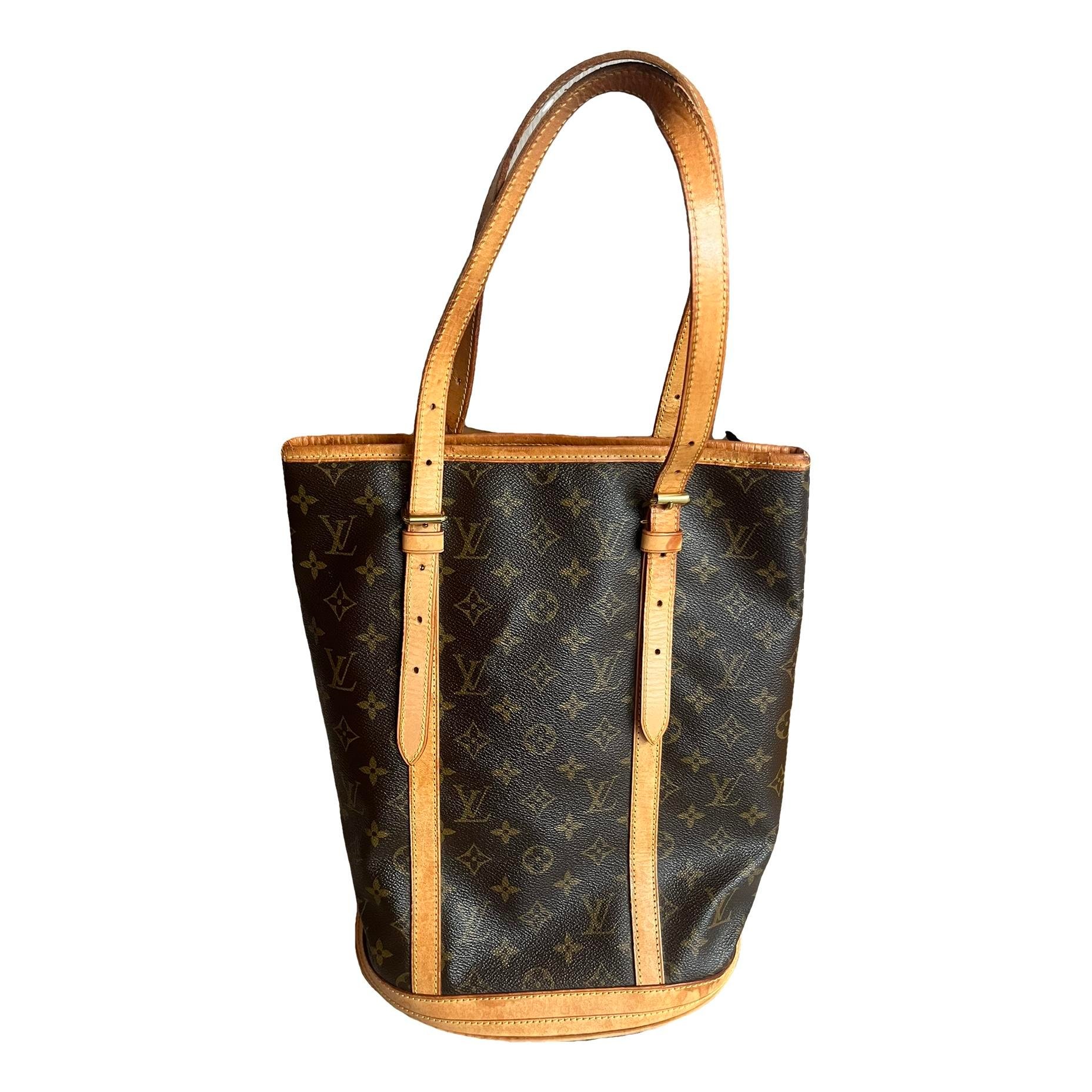 Bucket leather tote