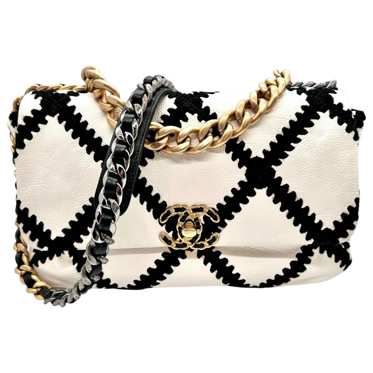 Chanel 19 leather handbag