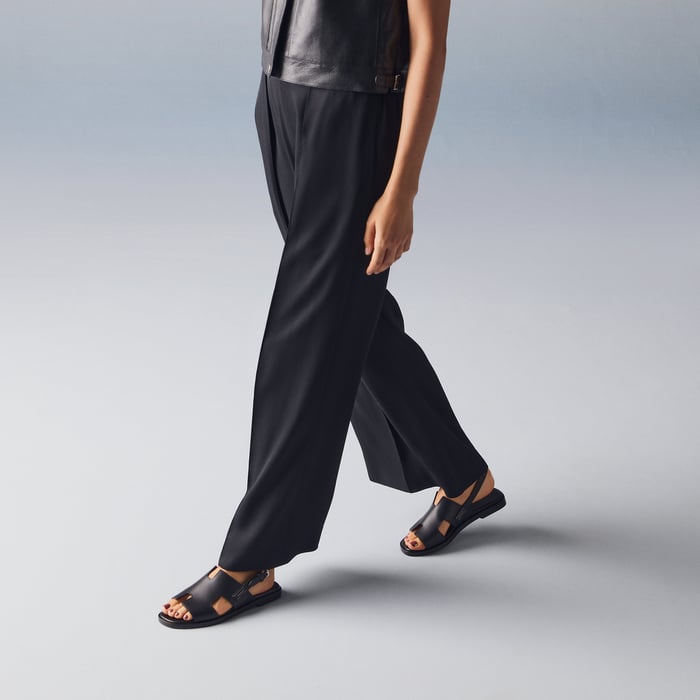 Noir Maya Sandal