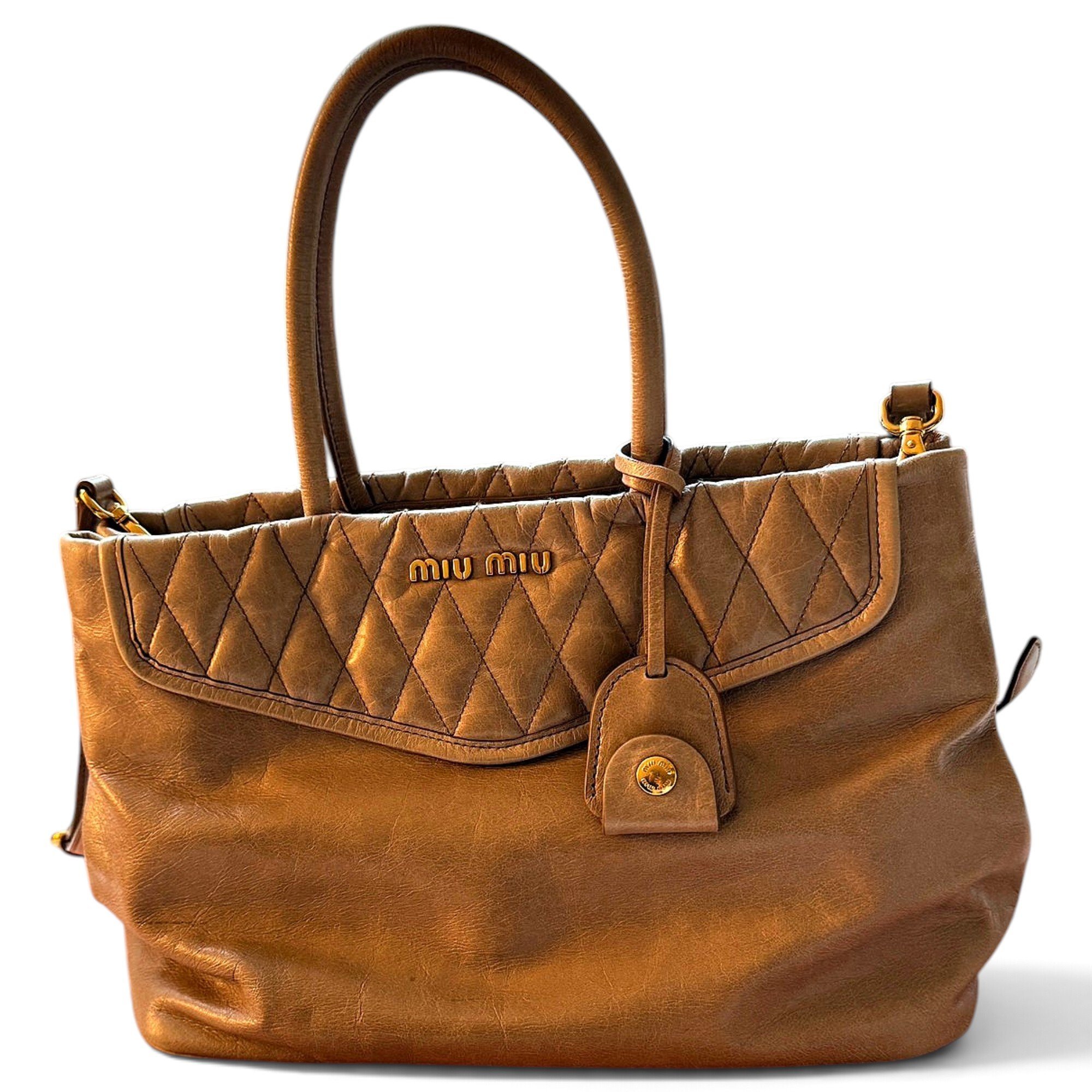 Matelassé leather handbag