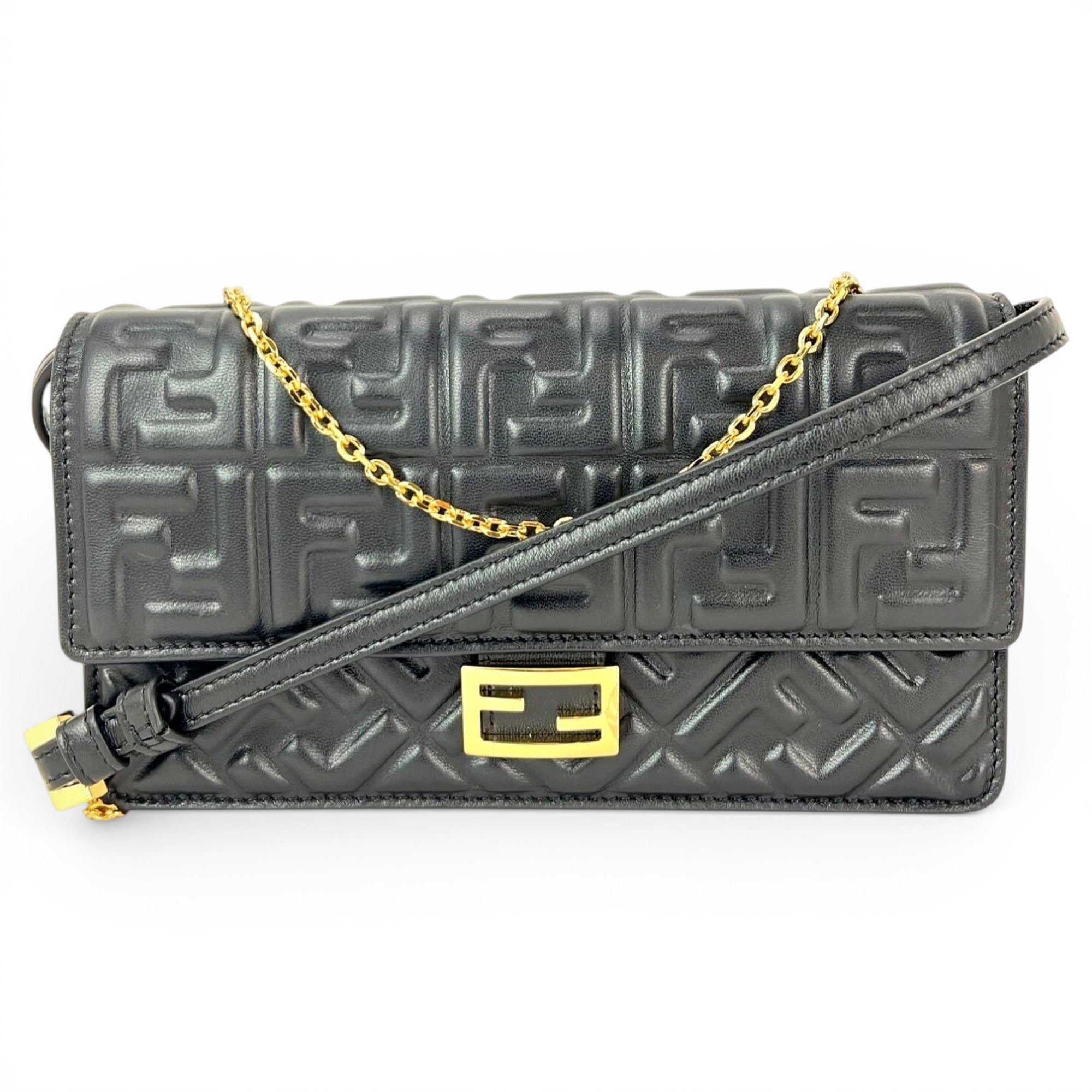 Wallet On Chain leather crossbody bag