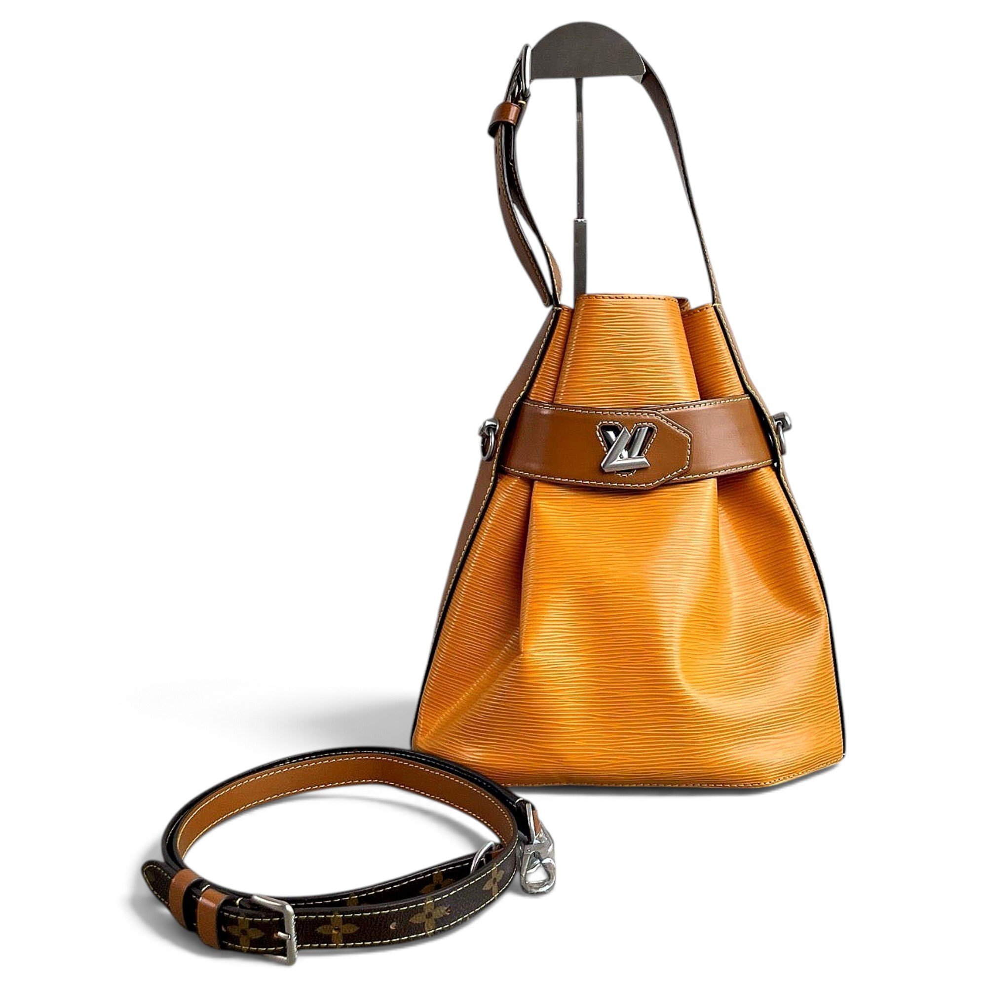 Twist leather handbag