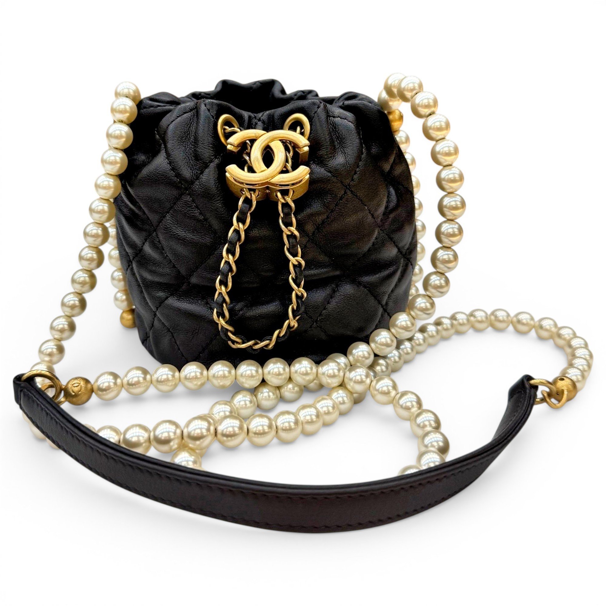 Gabrielle Bucket leather crossbody bag