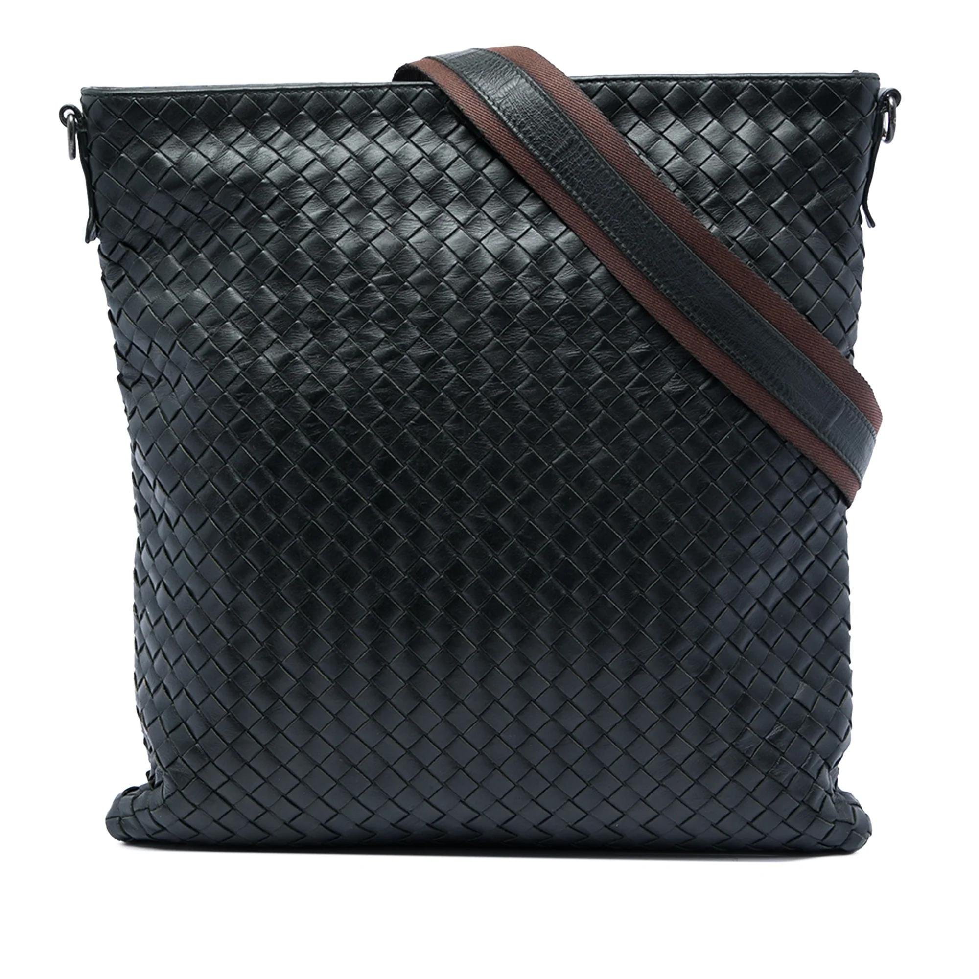 Veneta leather handbag