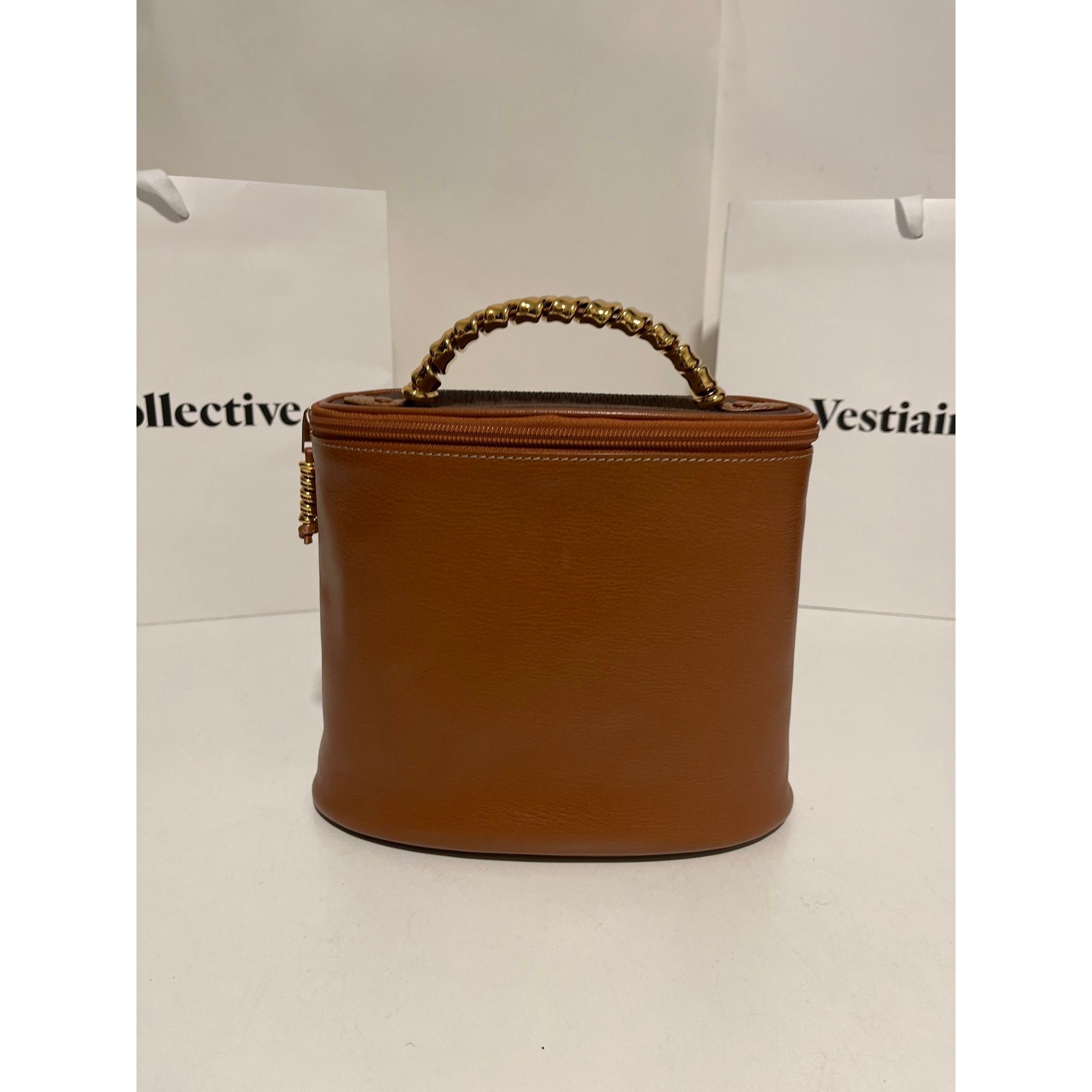 Amazona leather handbag