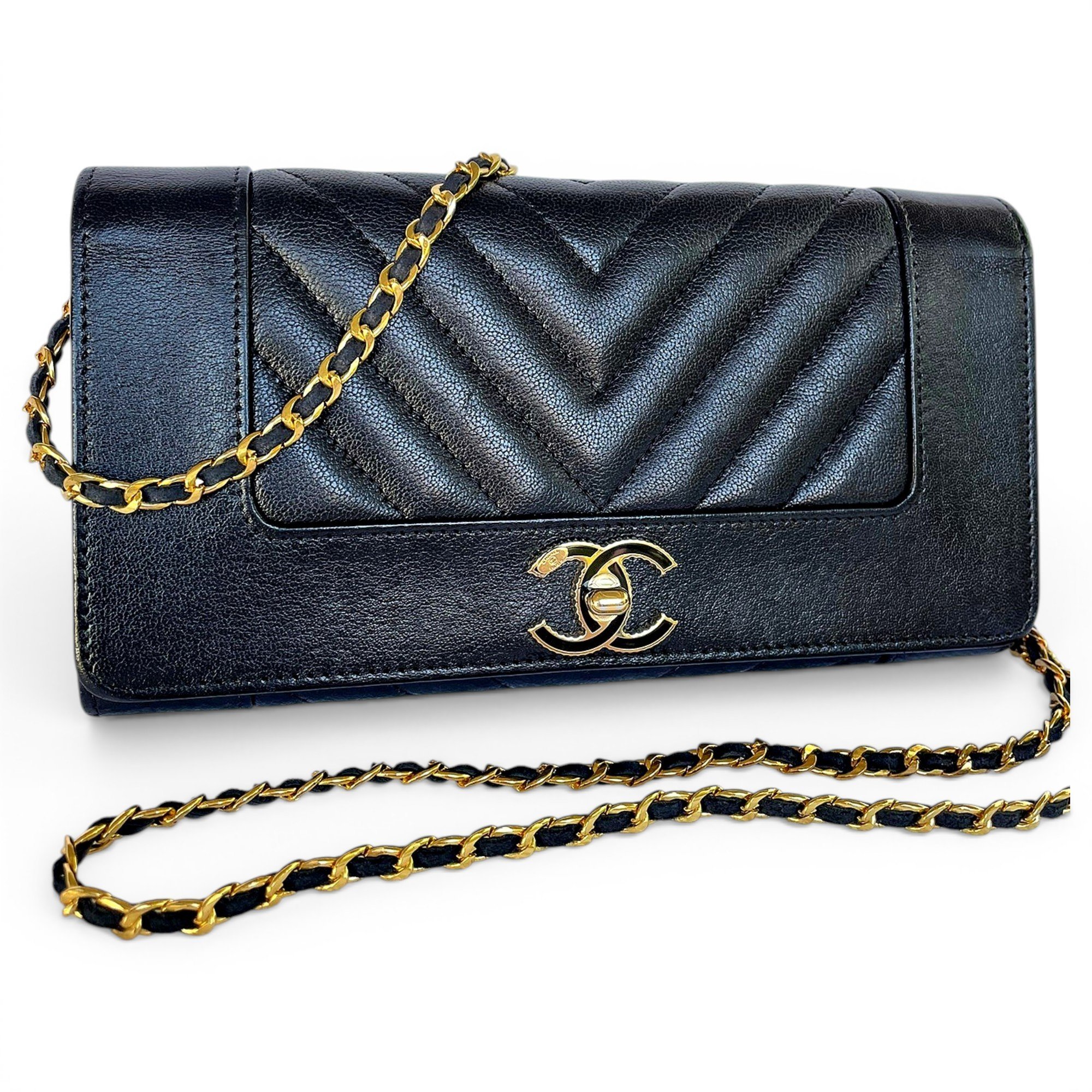 Wallet On Chain Timeless/Classique leather crossbody bag