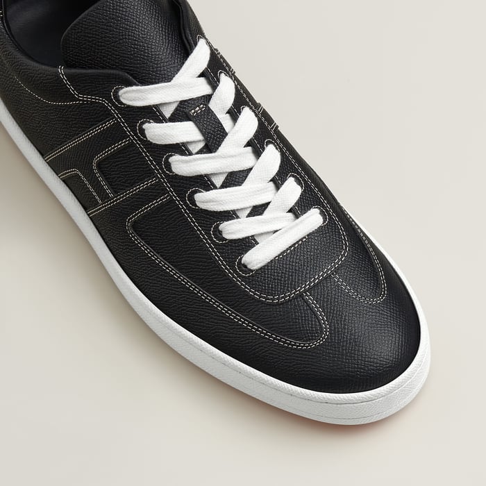 Noir Boomerang Sneaker