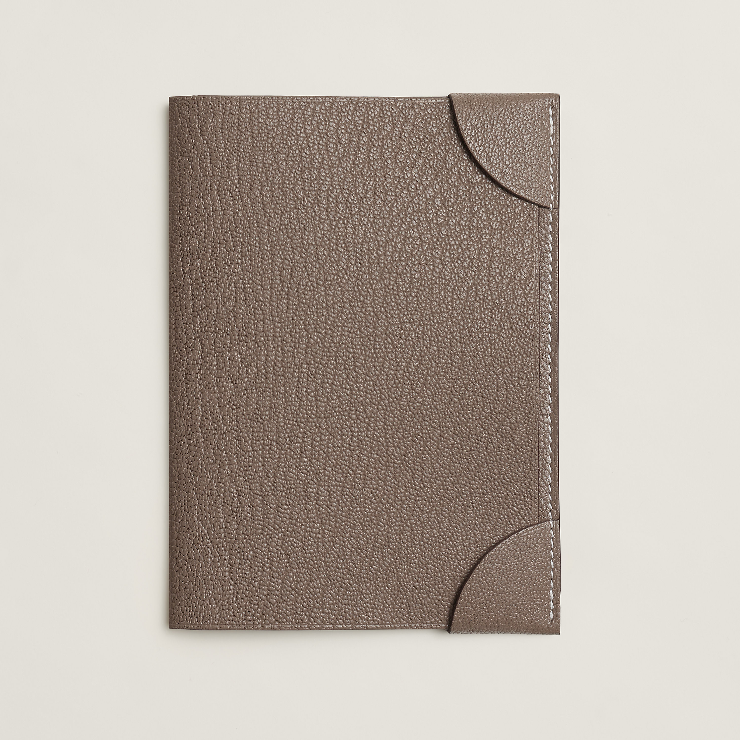 Coins de Malle passport holder