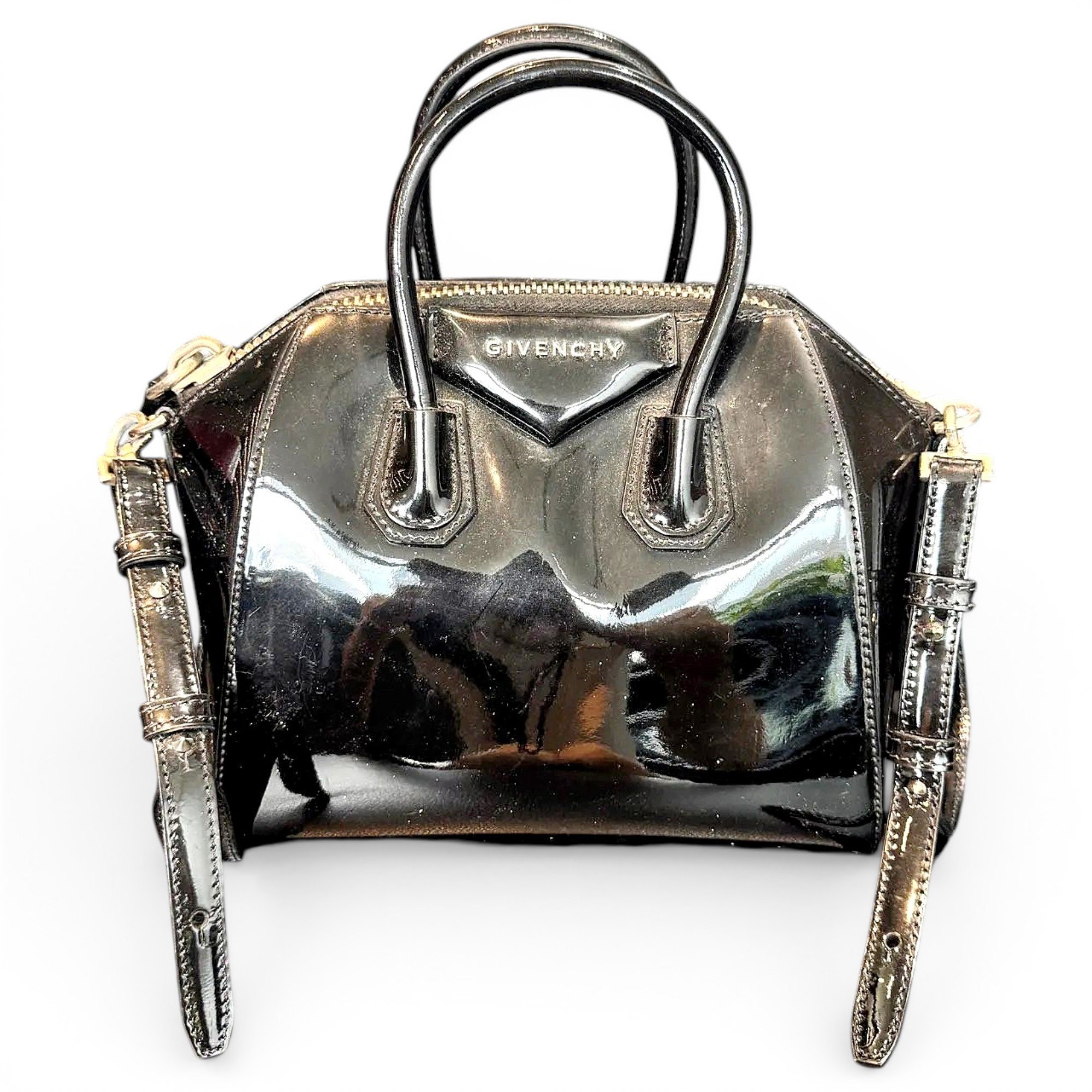 Antigona patent leather handbag