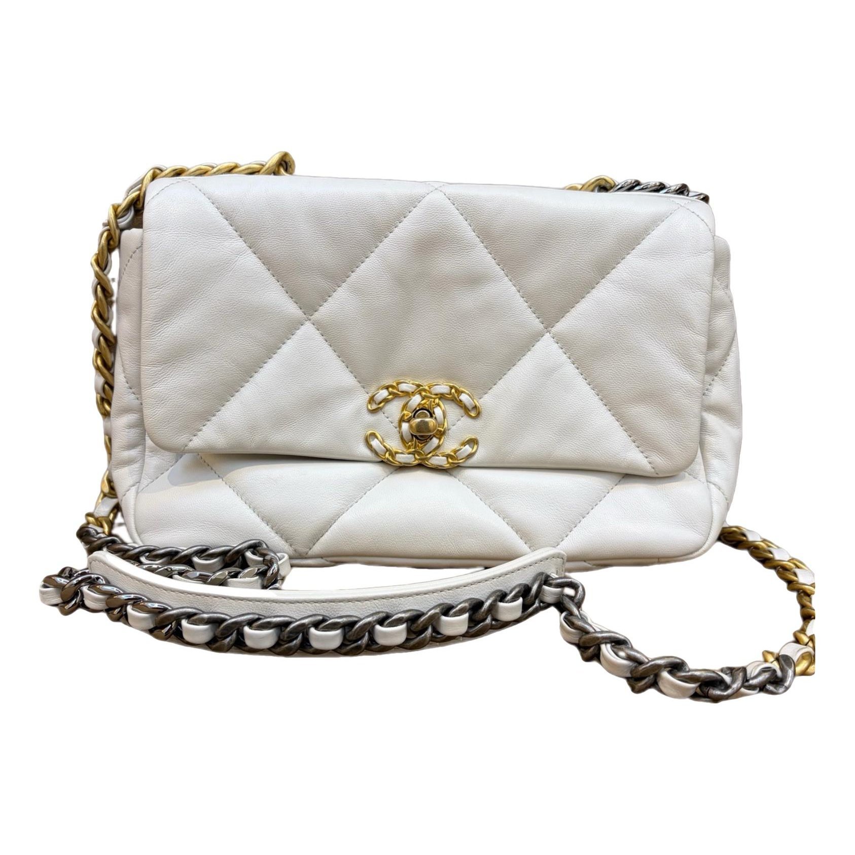 Chanel 19 leather handbag