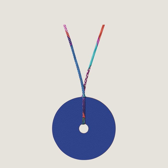 Random Round Pendant MM