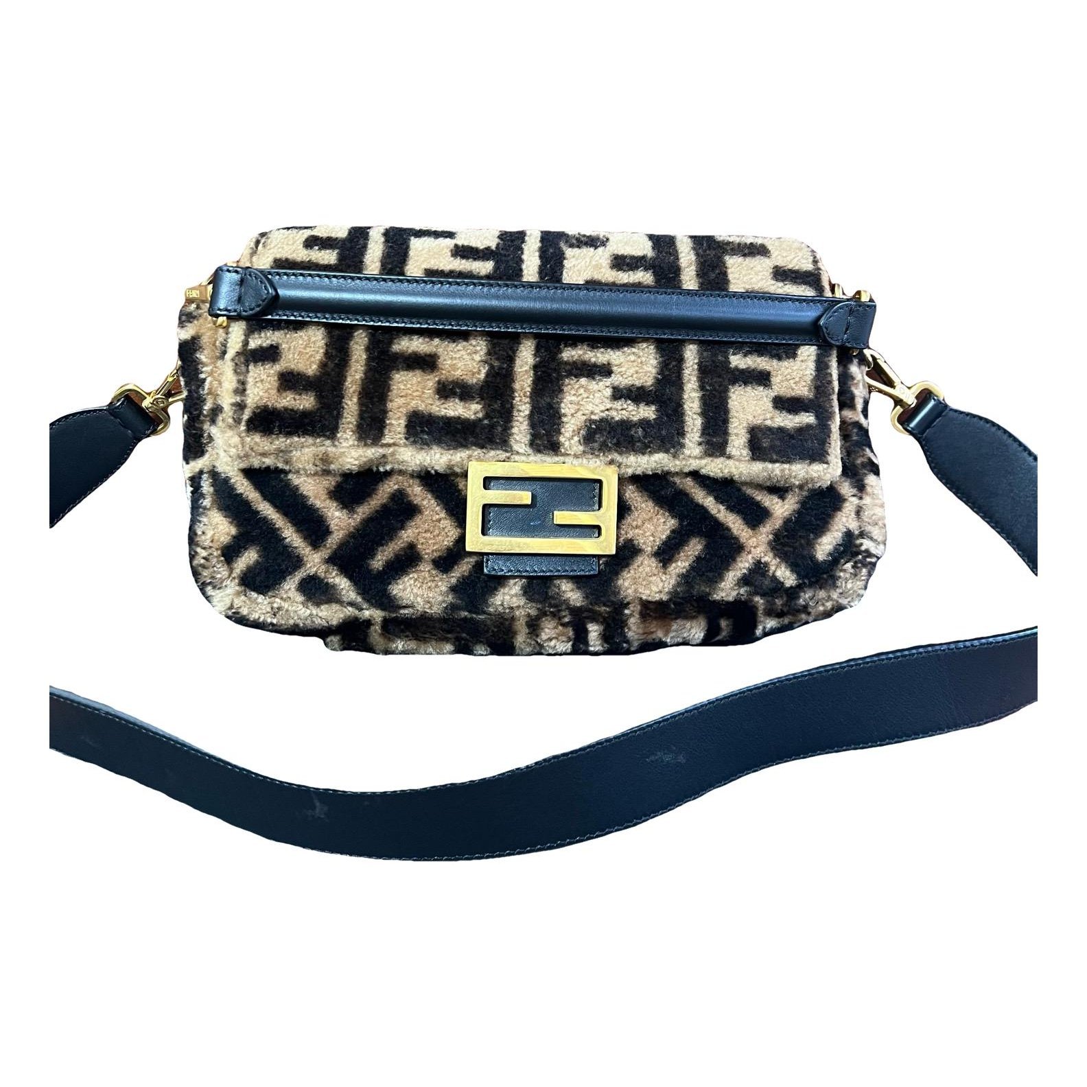 Baguette Chain Midi velvet handbag
