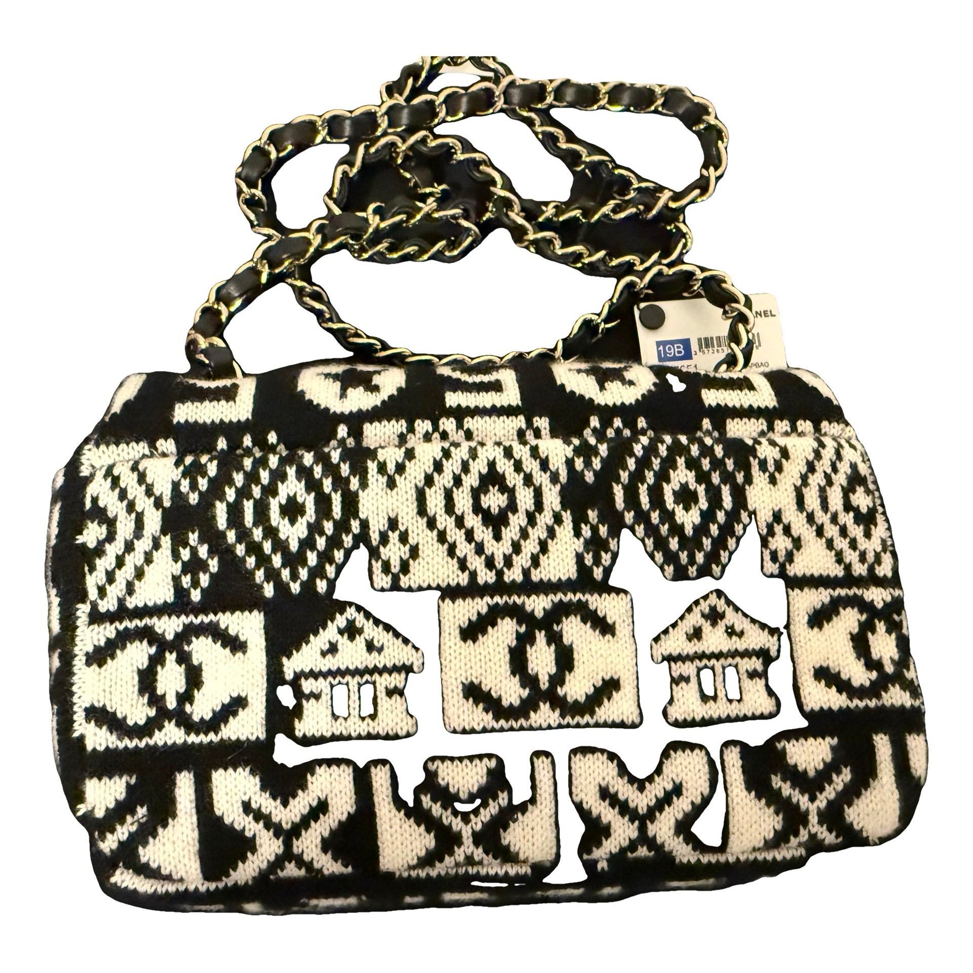Timeless/Classique cashmere crossbody bag