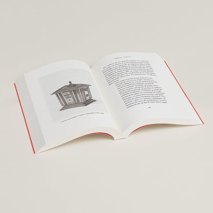 Neutre "At 24 Faubourg Saint-honoré" Book, French Version