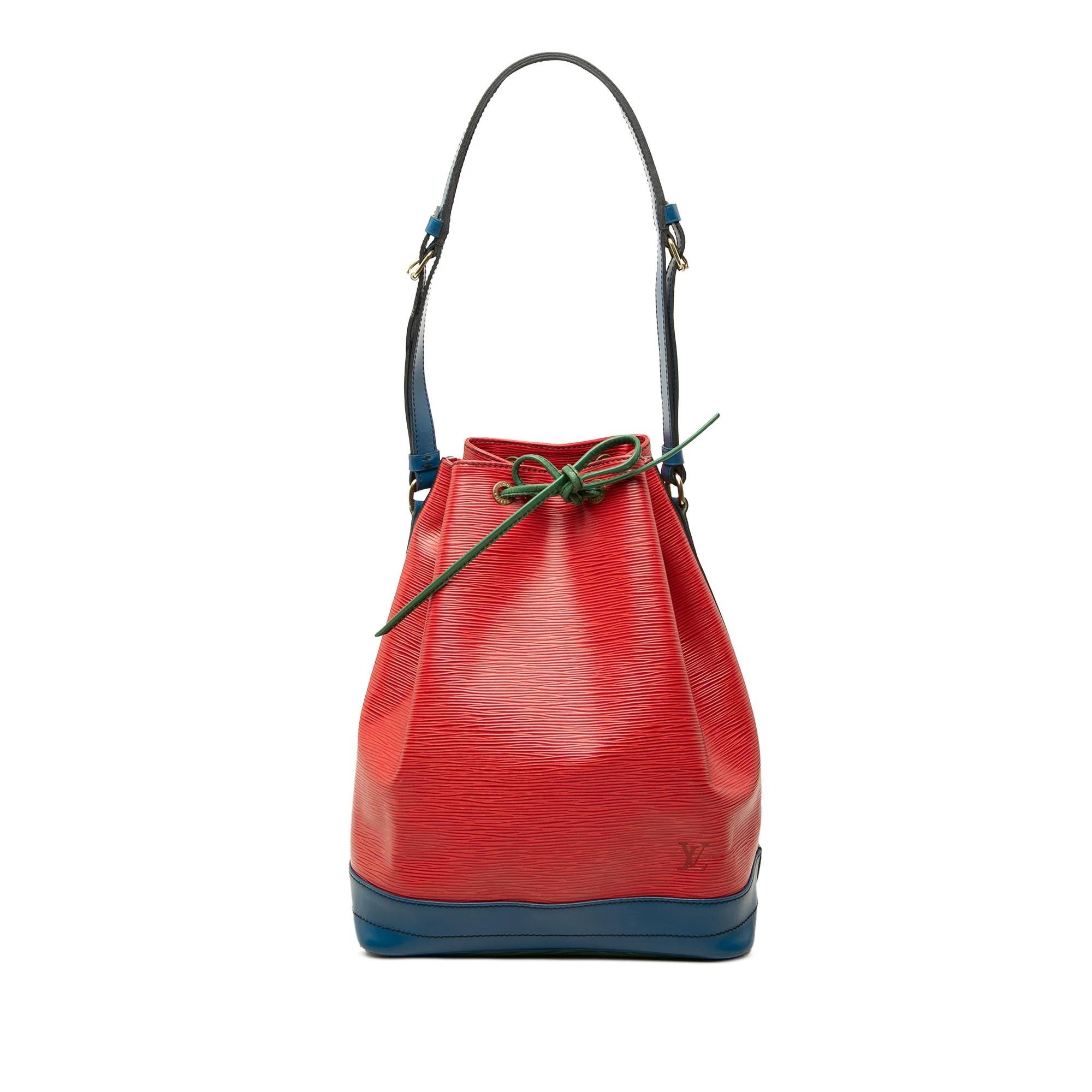 Bucket leather handbag