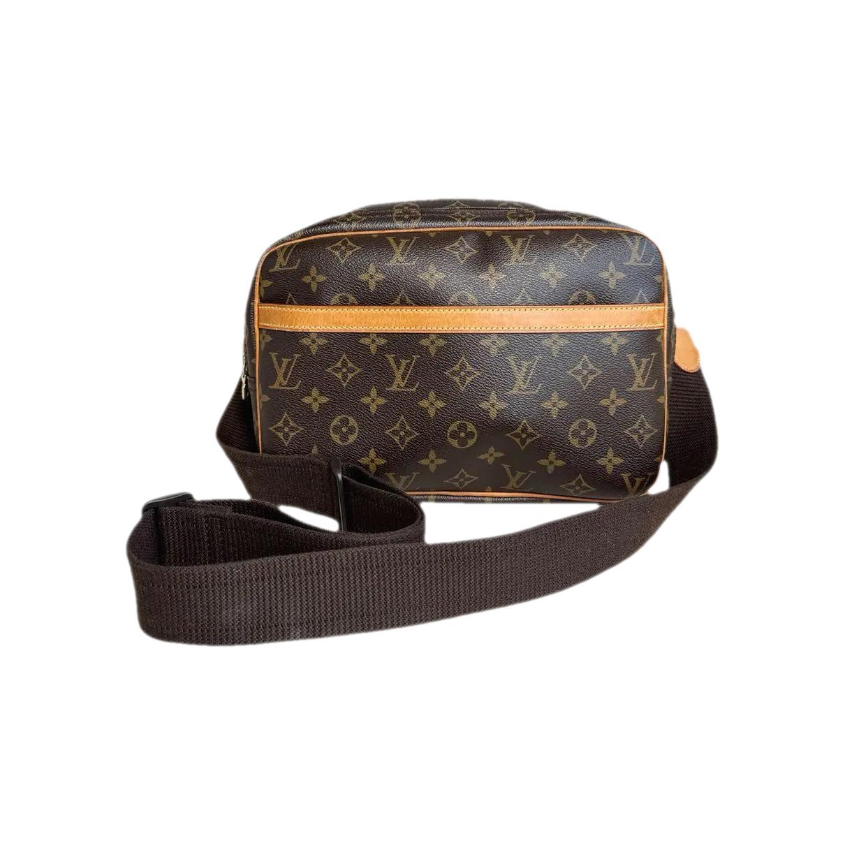 Reporter vinyl crossbody bag