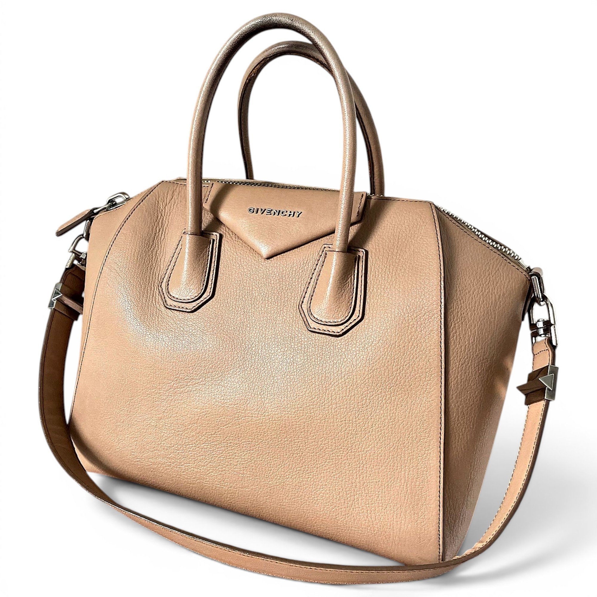Antigona leather handbag